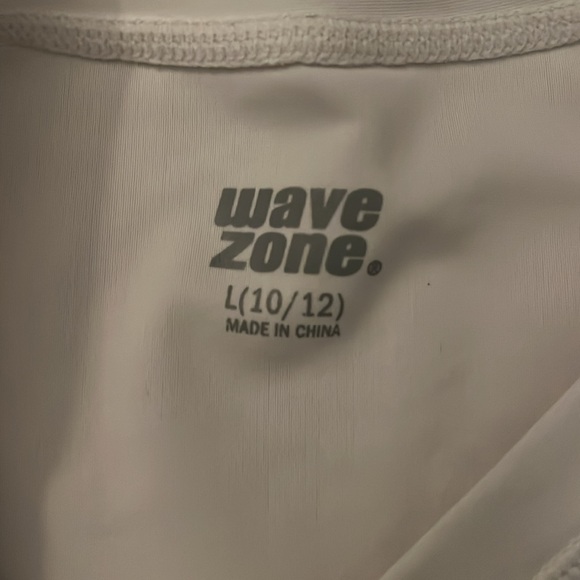 Boys Rashguard Shirts - Picture 4 of 5